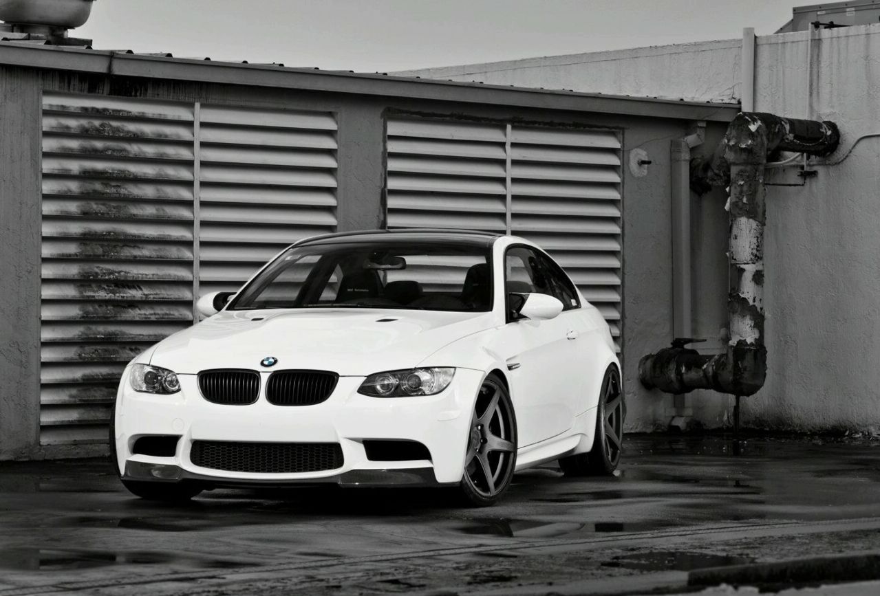 Photos and desgin updates about BMW M3 E92 tuned by Avus