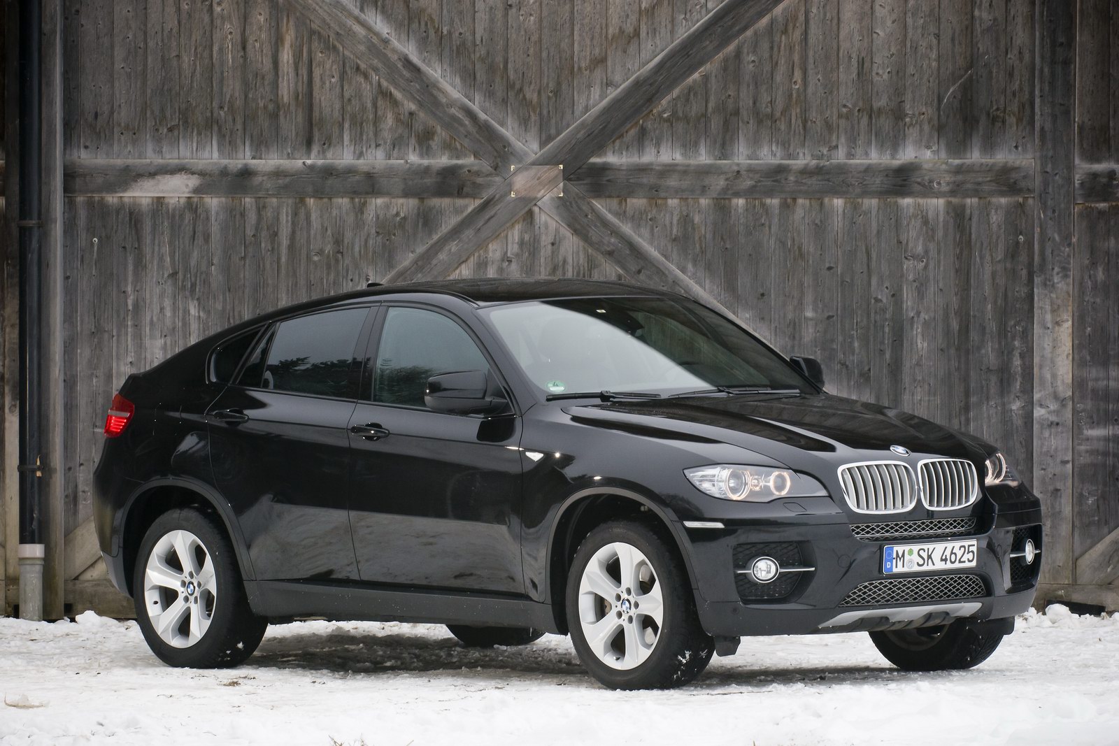 BMW X6 receives its 2012MY improvements