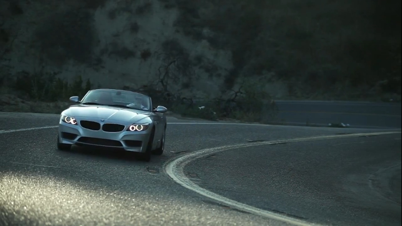 VIDEO: The new BMW Z4 sDrive28i in action
