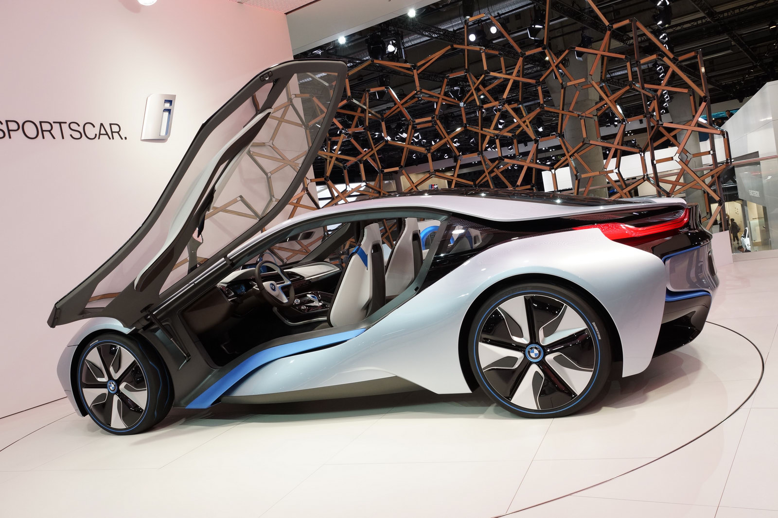2013 BMW i8 hybrid arrives at Frankfurt