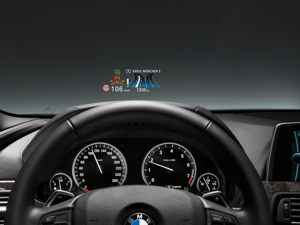 BMW HUD developed to be aircraft grade
