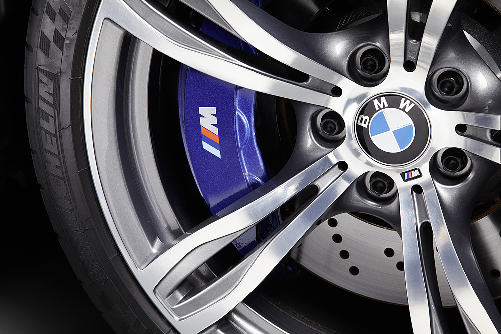 New BMW M5 to get Ceramic Brakes starting 2012