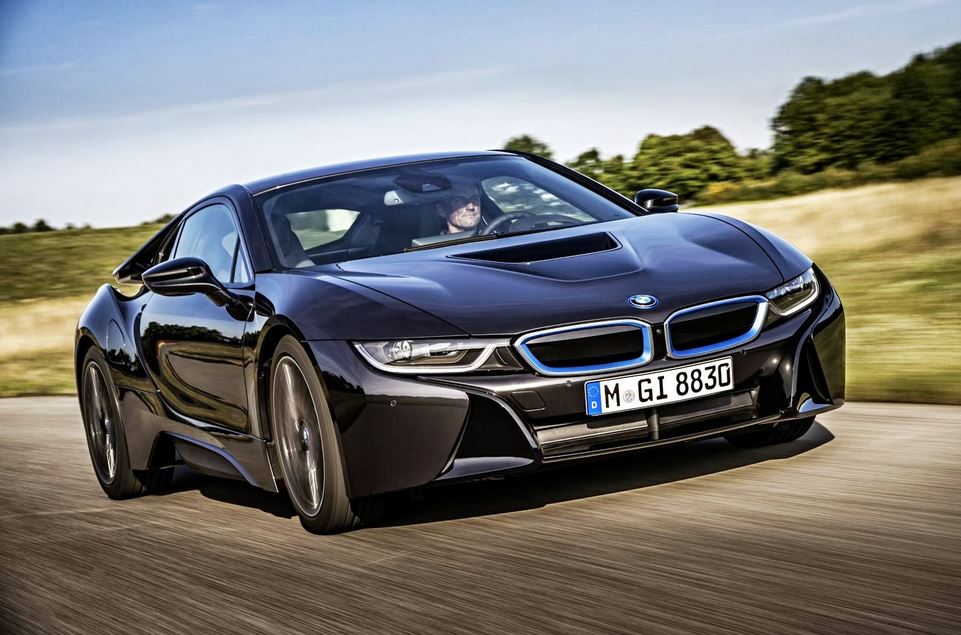 BMW i8 wins another prize: Design of the Year Award