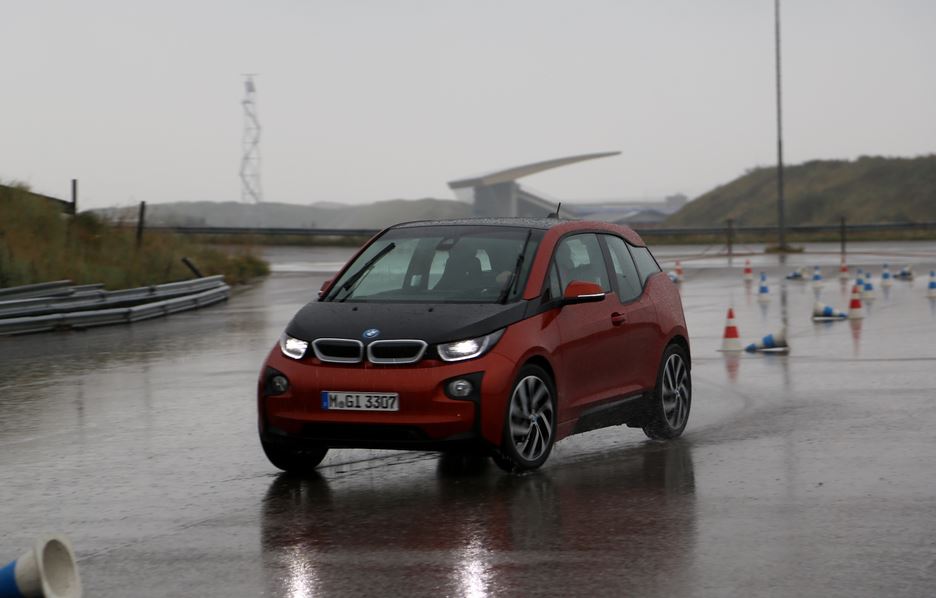 BMW sold 400 i3 units in Europe