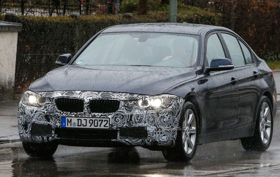 Facelifted BMW 3-Series Caught on Camera