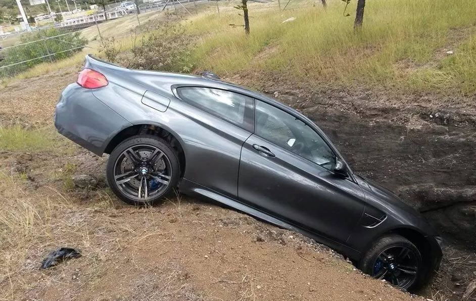 BMW M4 Coupe Ends Up in Ditch in France