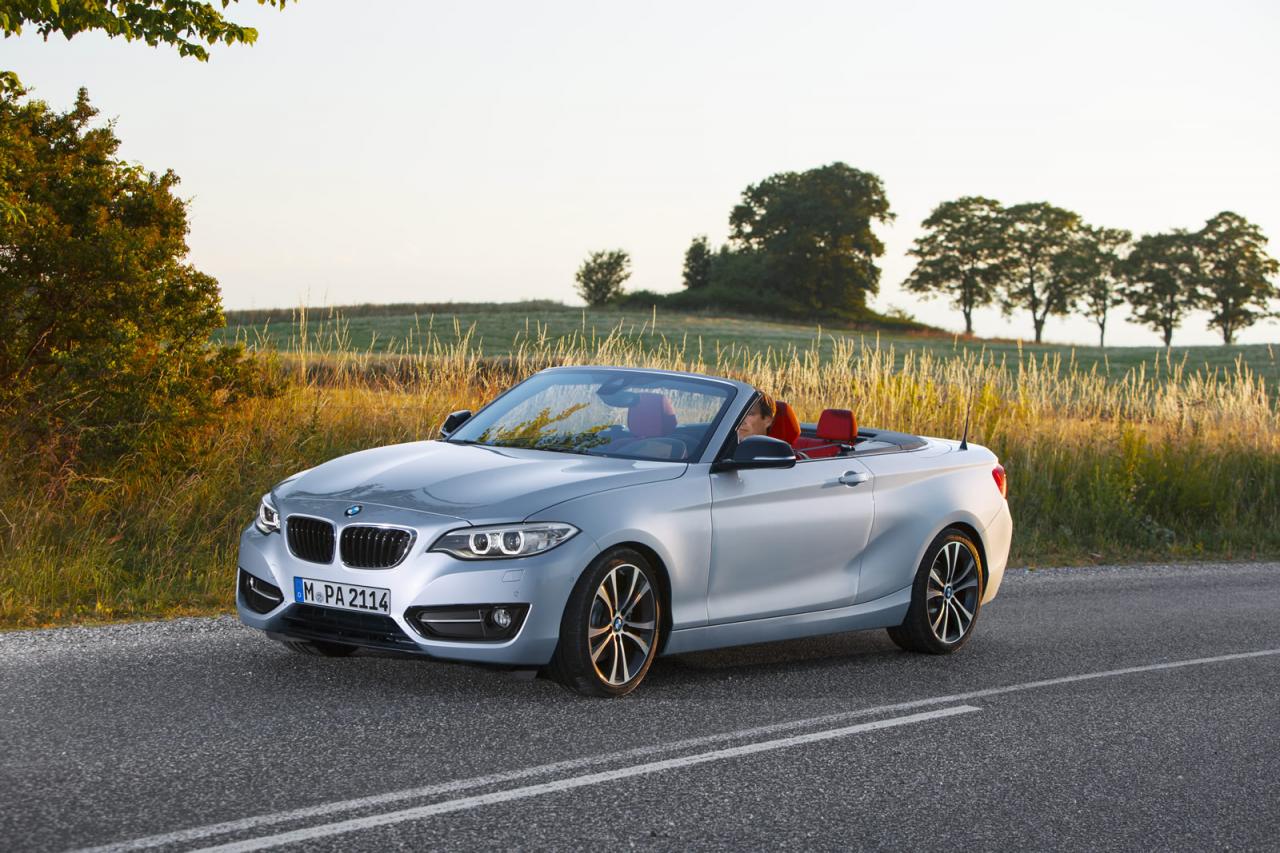 BMW 2-Series Convertible officially unveiled