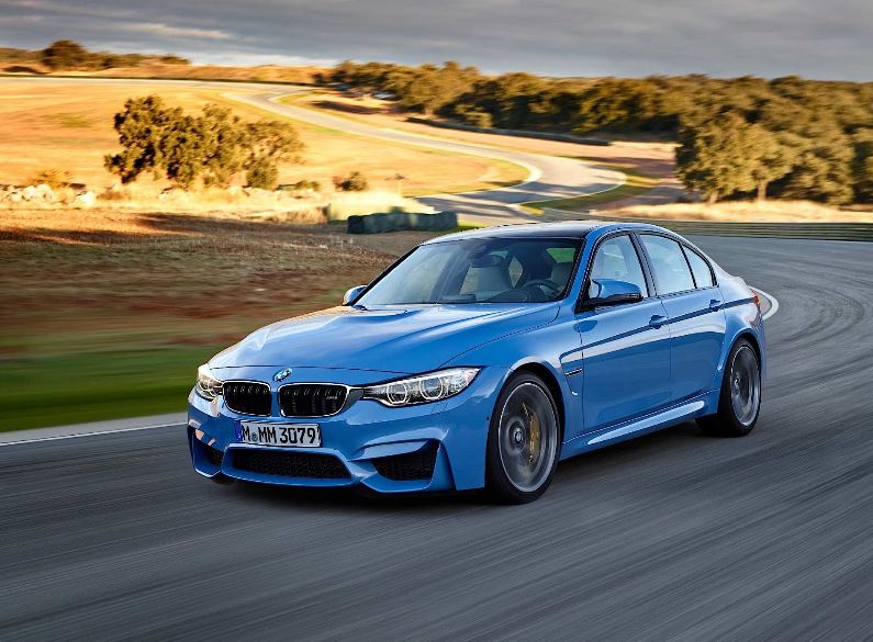 Video: F80 BMW M3 Competes BMW 1M Coupe in Drag Race
