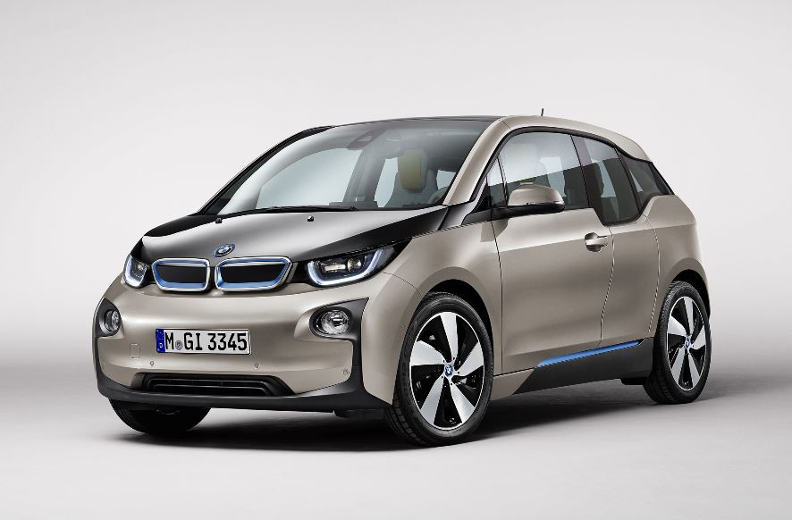 Video: 2015 BMW i3 Gets Reviewed