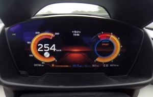 BMW i8 Plug-in Hybrid Reaching a Full 254 km/h