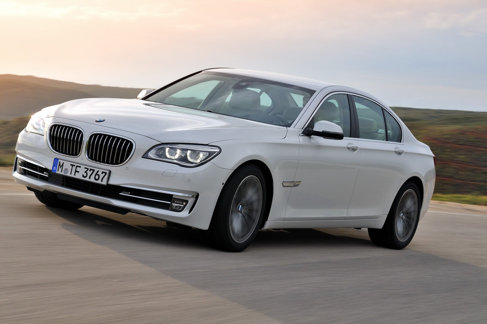 Facelifted F01 BMW 7 Series goes to Russia