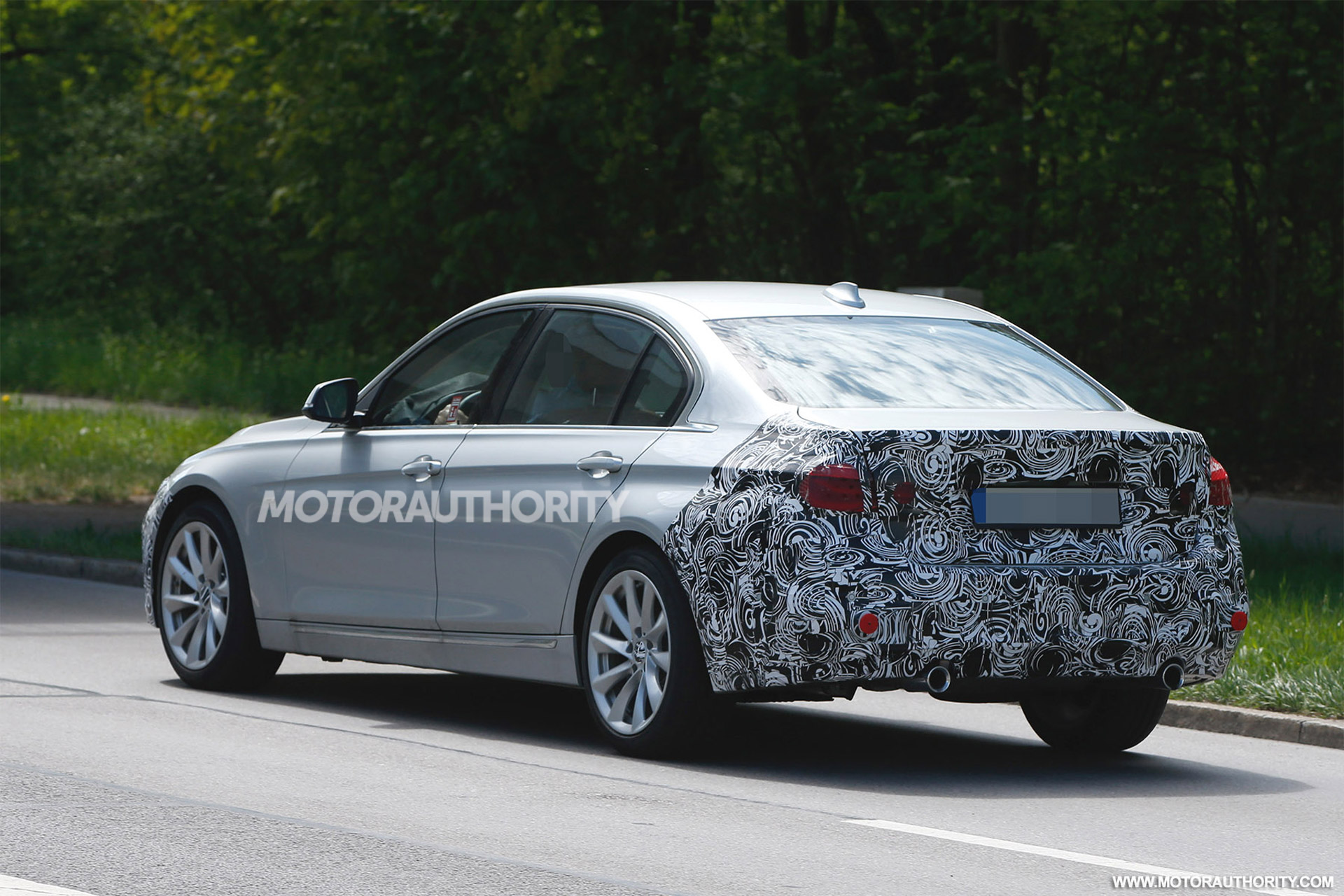 2016 BMW 3-Series Long-Wheelbase Spy Shot