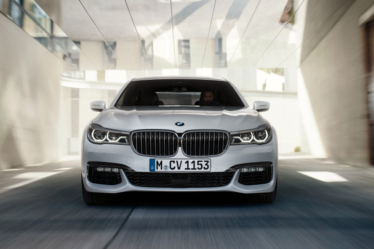 2016 BMW 7-Series Massive Video Gallery Released