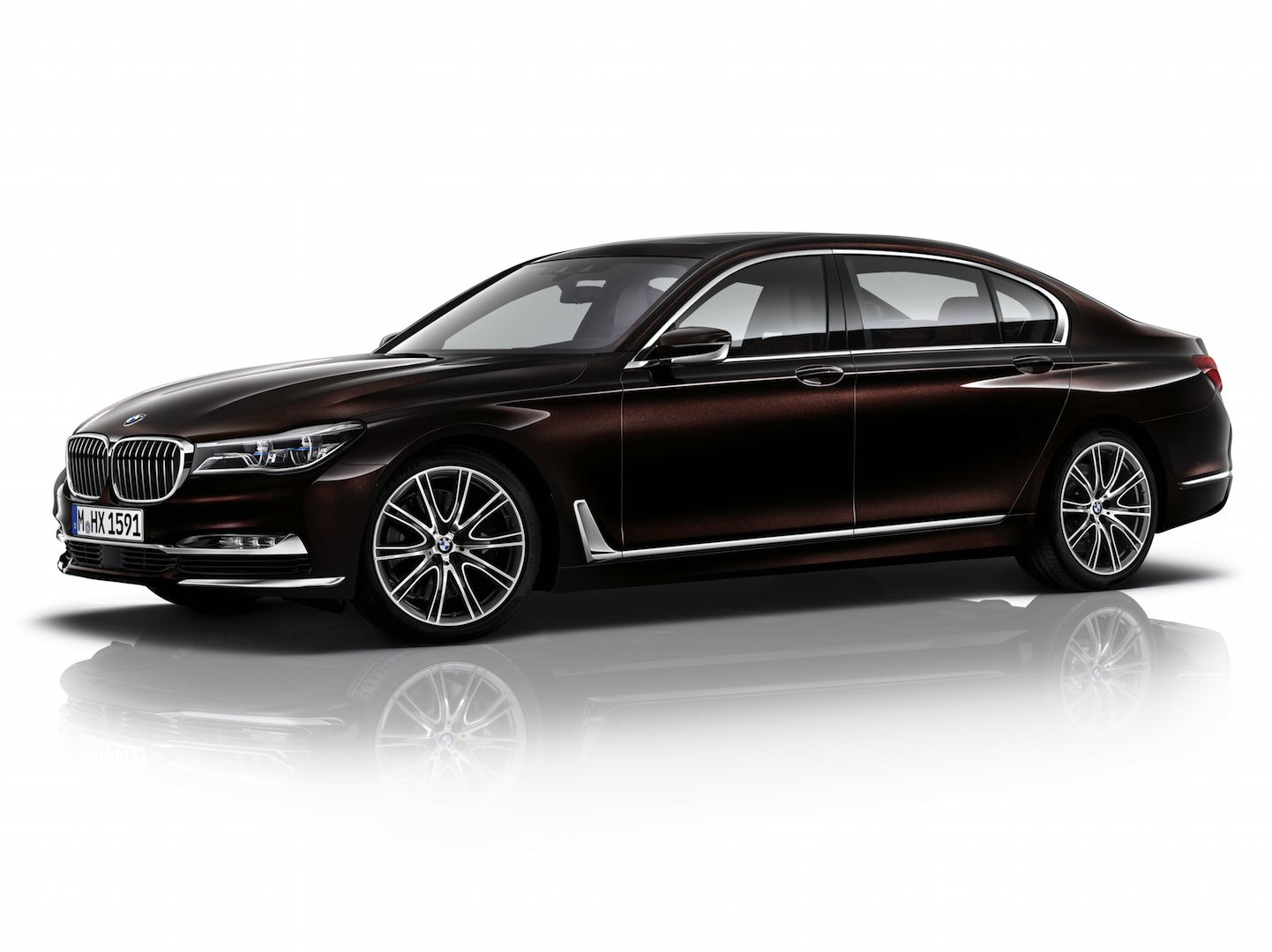 2016 BMW 7-Series Tops the 2016 North American Car of the Year Short List Awards
