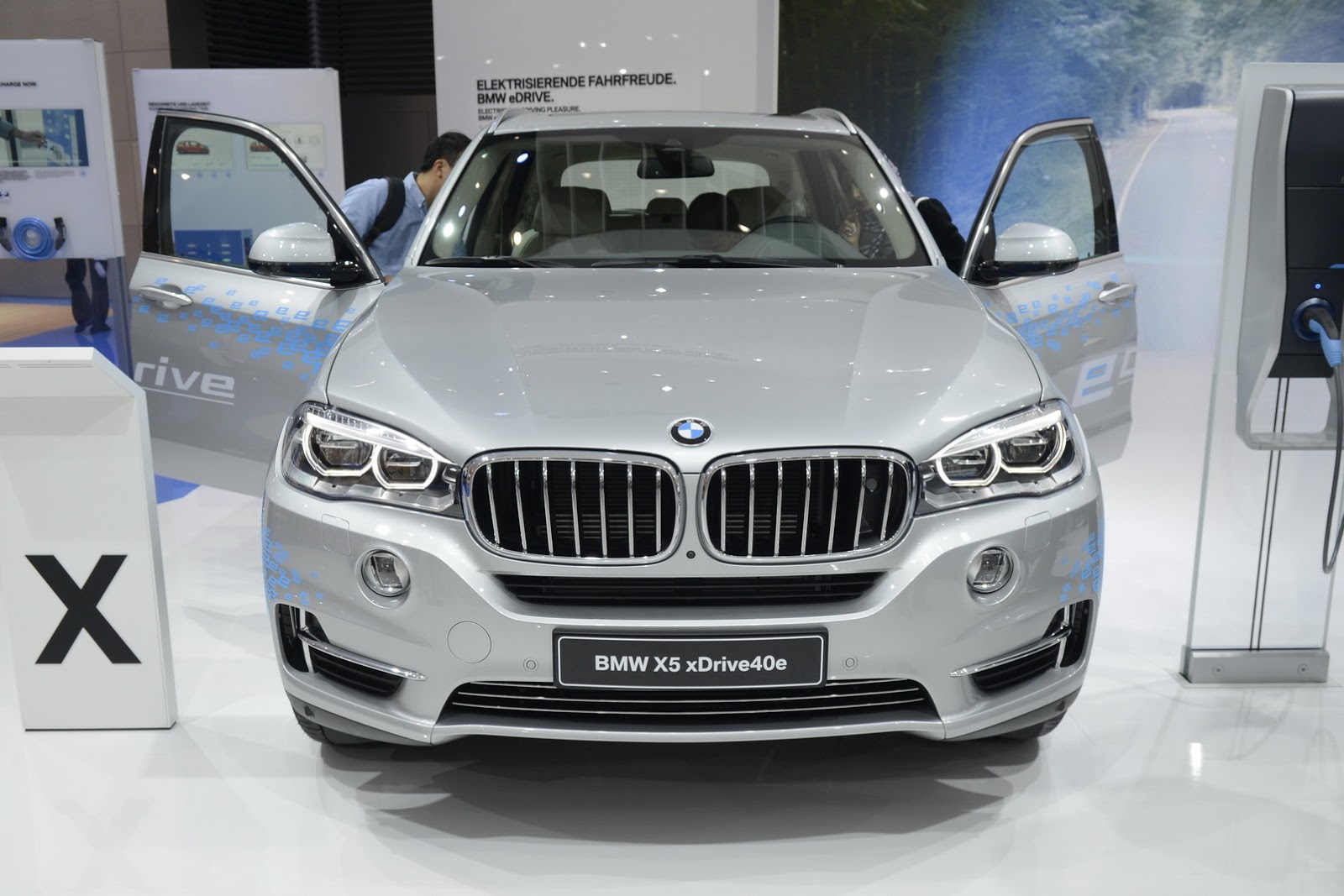 2015 Frankfurt Motor Show:BMW X5 xDrive40e Goes Official