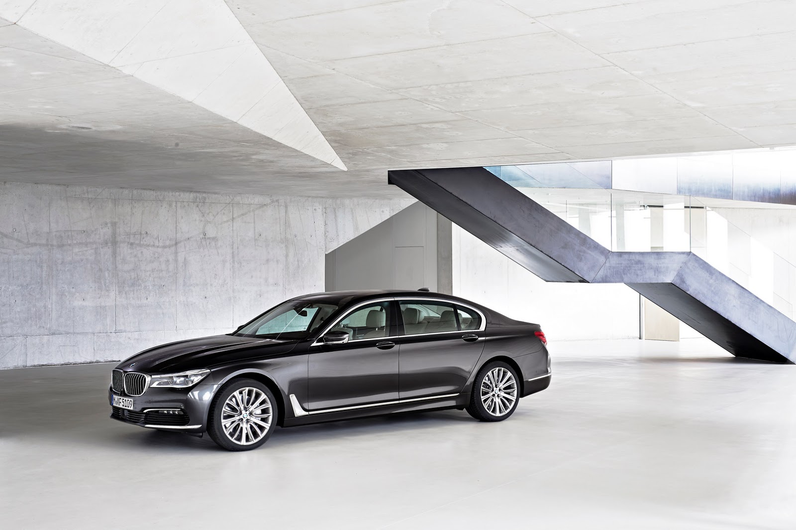 All-New BMW 7-Series Makes It into the Final of 2016 ”Car of the Year”