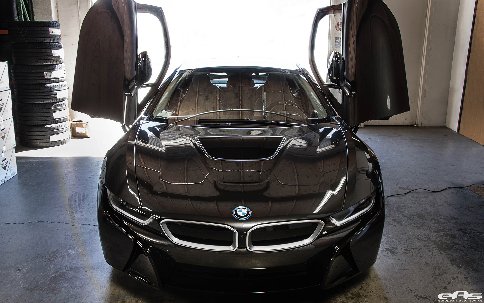 BMW i8 by EAS Looks Smashing with Sophisto Gray Wrap
