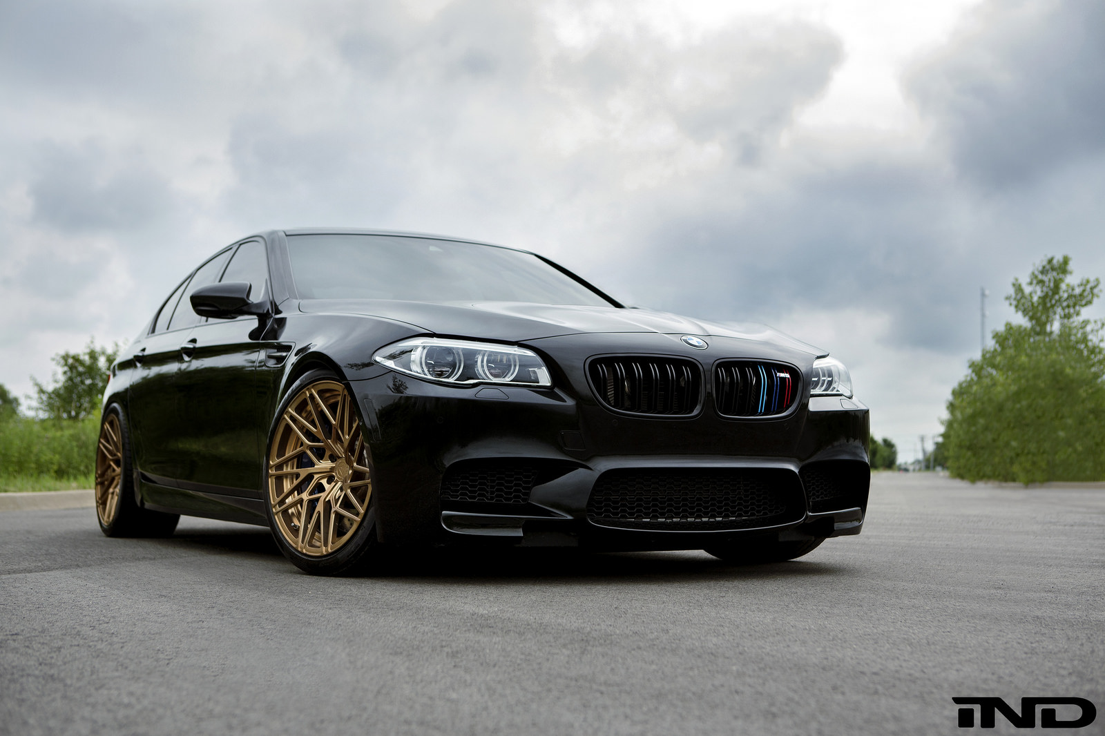 BMW M5 Looks Smashing with the Carbon Aero Kit from iND Distribution