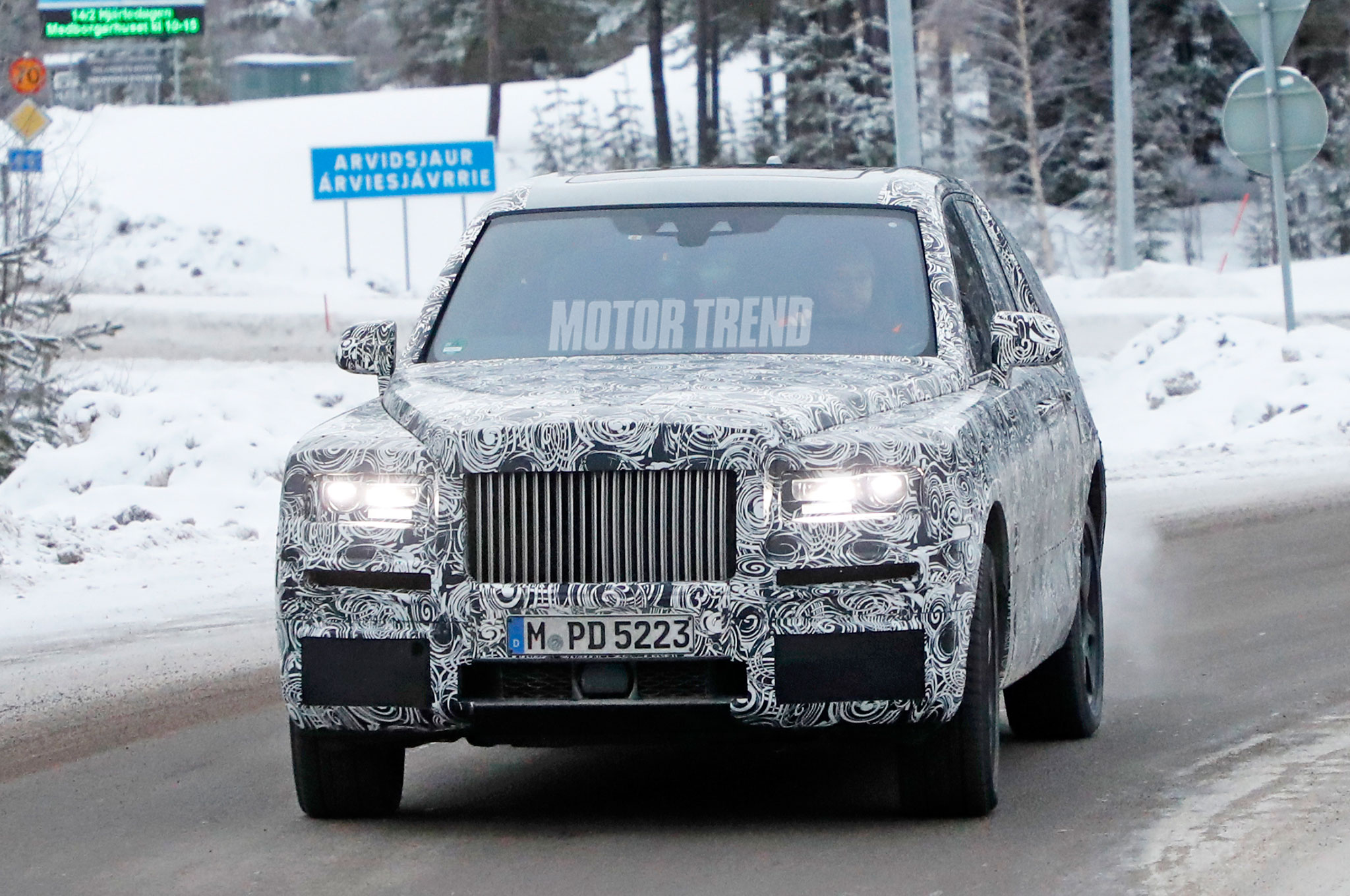 Rolls-Royce Cullinan SUV Gets Spied in Snowy Tests