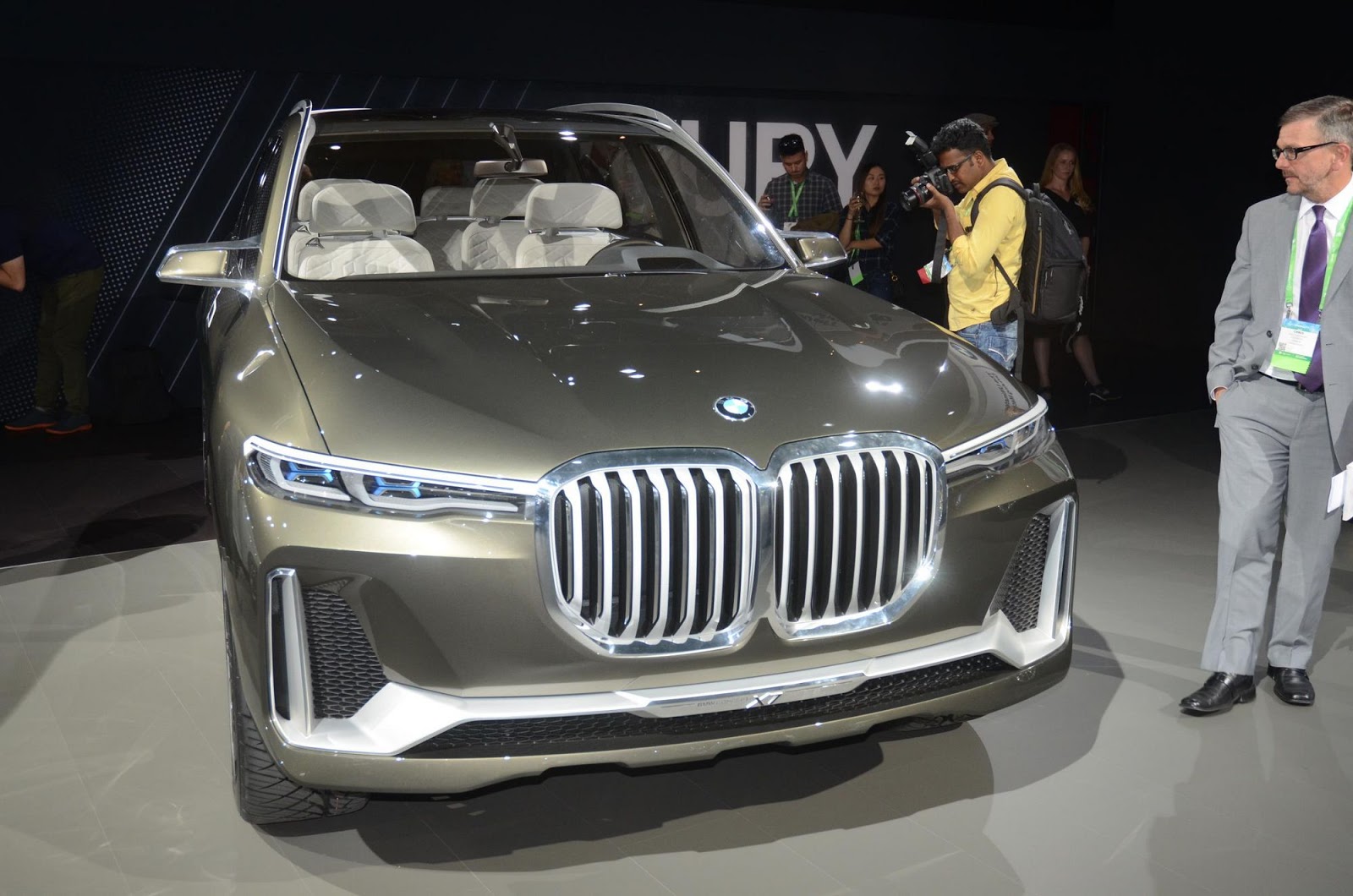 BMW X7 iPerformance at LA Auto Show