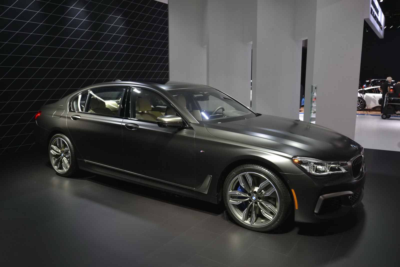 BMW M760i – Is It Worth the $180K Price Tag?