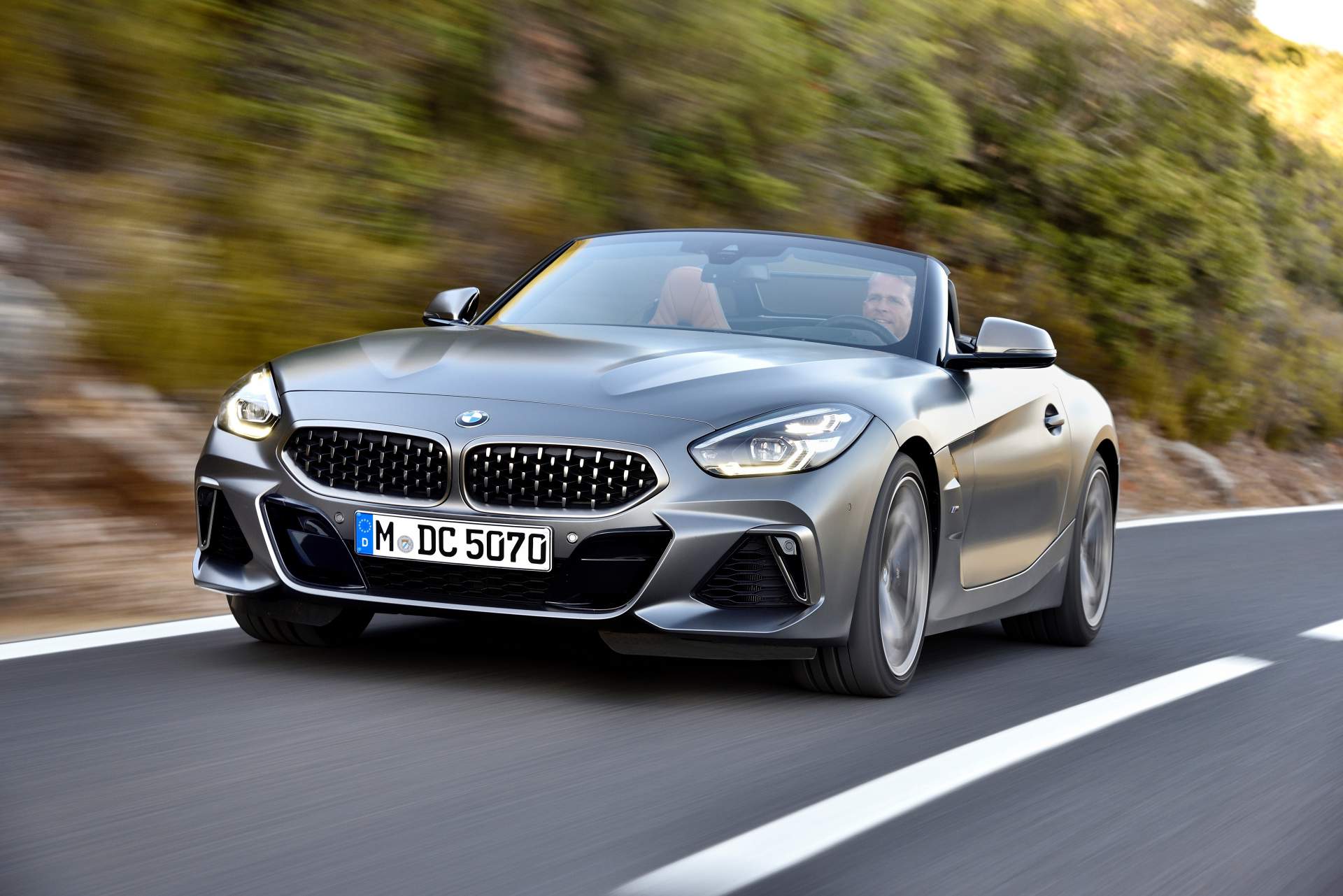 2019 BMW Z4 M40i Launched – Media Gallery Reveals Beauty at Its Finest