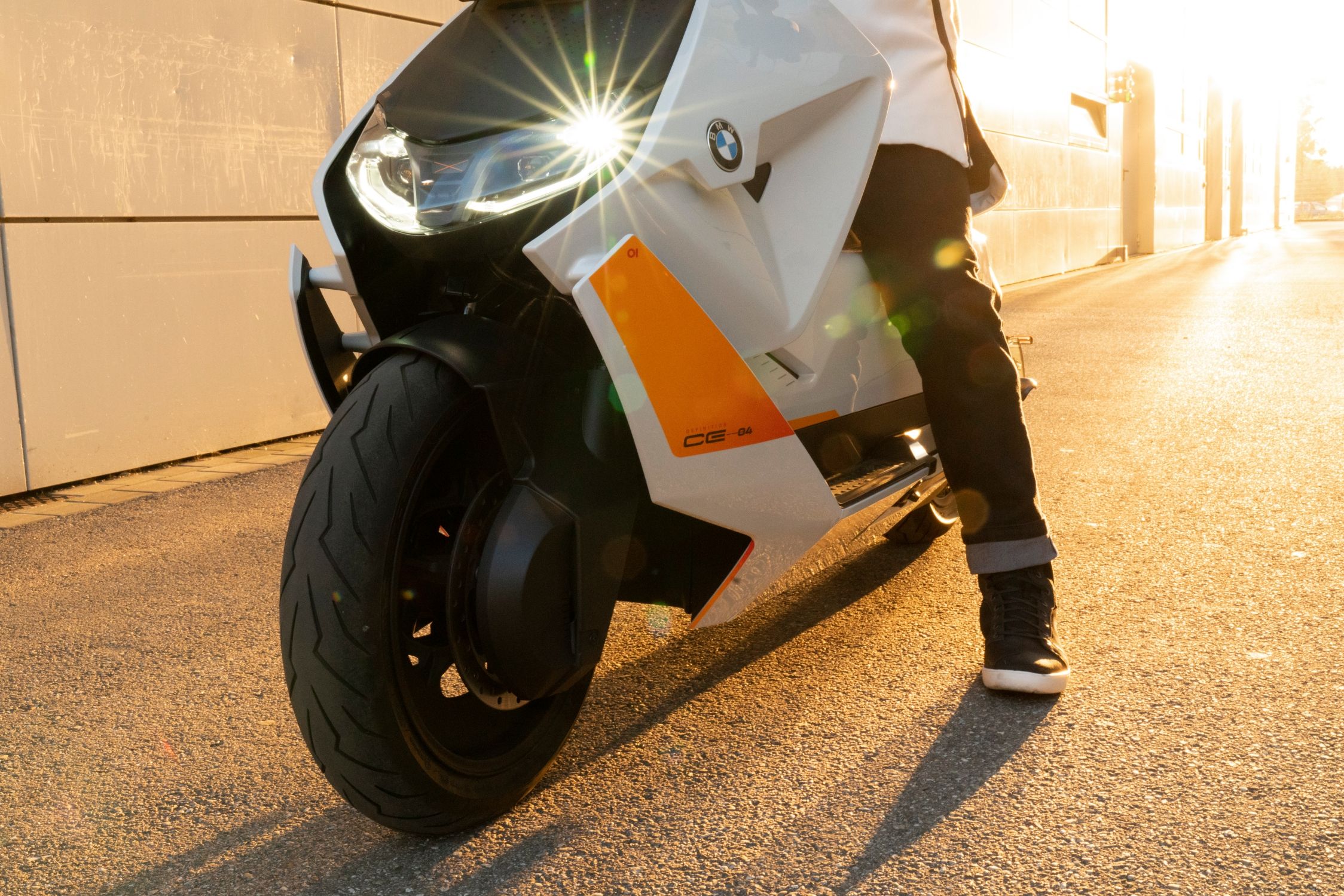 BMW Motorrad Definition CE 04 – The Urban Mobility of the Future